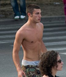 Saggin' 6 5dc21262bd264.jpg