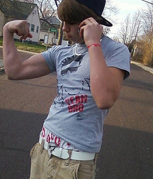 Saggin' 6 5dc212a8cc882.jpg