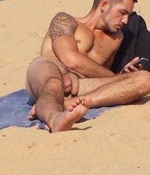 Boys with Phones 19 5dc2173f73d5c.jpg