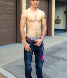 Saggin' 8 5dc8d970ba1de.jpg
