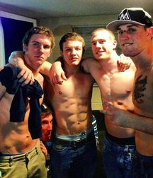 Saggin' 8 5dc8d98500c8e.jpg