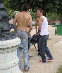 Saggin' 8 5dc8d98a17748.jpg