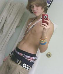 Saggin' 8 5dc8d99a88568.jpg