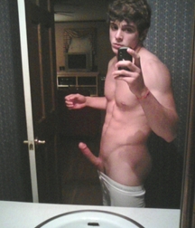 Boys with Phones 20 5dcb5f0ca0b95.jpg
