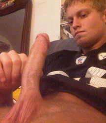Boys with Phones 21 5dd2e7afe3868.jpg