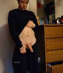 Boys with Phones 22 5dd73bfa2c1be.jpg