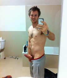 Boys with Phones 22 5dd73c029a4b1.jpg