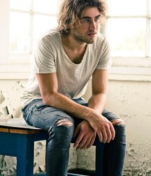 Luscious Locks 15 5dd978019bd2f.jpg