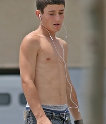 Saggin' 12 5dddd1cc2ed3a.jpg