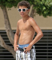 Saggin' 12 5dddd1d4b4324.jpg