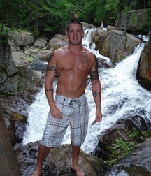 Rude and Tattooed 20 5de08fa6d1a3c.jpg