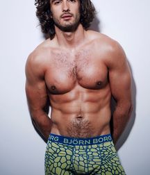 Luscious Locks 16 5de1b46e72a8e.jpg