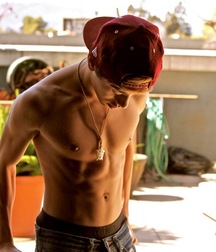 Saggin' 15 5df6f05decf68.jpg
