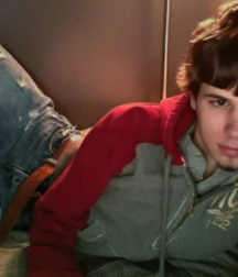 Boys with Phones 27 5dface37df262.jpg
