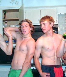 Bromance 5e13dfe5039af.jpg