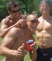 Bromance 5e13dff66515e.jpg