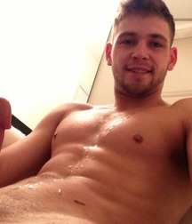 Boys with Phones 33 5e1fb96edf76e.jpg