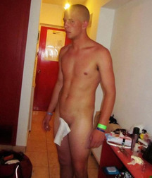 Boys with Phones 41 5e449fac373d8.jpg