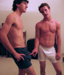 Bromance 6  5e45f1e9378f0.jpg