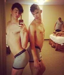 Bromance 6  5e45f1fe86086.jpg
