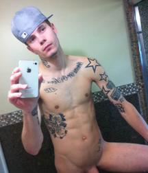 Boys with Phones 44 5e5465411078e.jpg