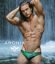 Luscious Locks 22 5e59ac02aec56.jpg