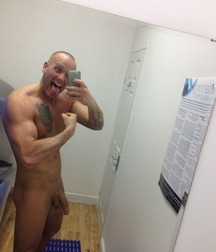 Boys with Phones 49 5e6abba75ff71.jpg