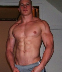 The Boy Next Door 4 5e76af90969bf.jpg