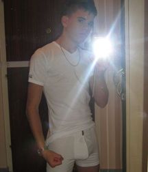 The Boy Next Door 4 5e76af9eb8245.jpg