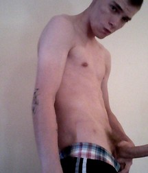 Boys with Phones 55 5e890b67a0bd2.jpg