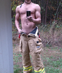 Boys with Phones 60 5ea613a9401bb.jpg