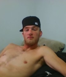 Boys with Phones 61 5eaa0d3422b6a.jpg