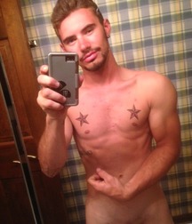 Boys with Phones 61 5eaa0d40ac98c.jpg