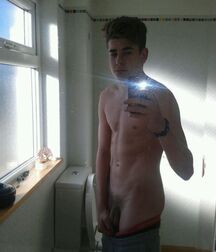 Boys with Phones 62 5eae14d3db74e.jpg