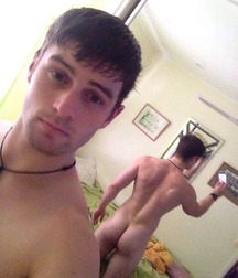 Boys with Phones 63 5eb4955e45996.jpg