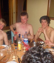 Bromance 7 5ec45f2a85c95.jpg