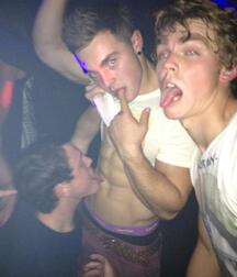 Bromance 7 5ec45f73deb16.jpg