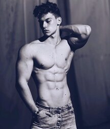 The Beauty of Men 40 5ec4607c37a44.jpg
