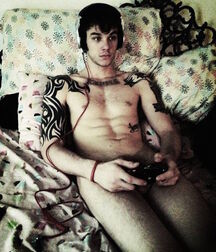 Stoner Boy Cliff Jensen 5ecda94600d0c.jpg