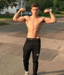 Fitness Twunk Isaac 2 5edd6f0be07f4.jpg