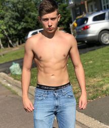 Fitness Twunk Isaac 2 5edd6f1d10f94.jpg