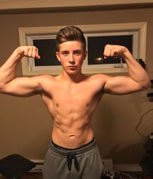 Fitness Twunk Isaac 5edd6f3846d52.jpg