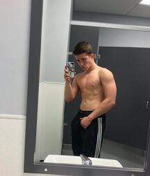 Fitness Twunk Isaac 5edd6f3b007e8.jpg