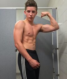 Fitness Twunk Isaac 5edd6f47c3154.jpg