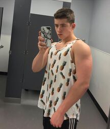 Fitness Twunk Isaac 5edd6f492c280.jpg