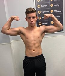Fitness Twunk Isaac 5edd6f4f18c4b.jpg