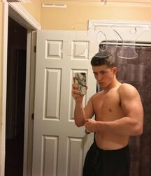 Fitness Twunk Isaac 5edd6f509ee3f.jpg