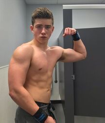 Fitness Twunk Isaac 5edd6f65a8ba8.jpg
