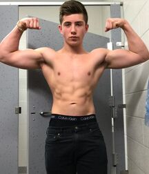Fitness Twunk Isaac 5edd6f72729a8.jpg