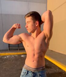 Fitness Twunk Isaac 5edd6f760b257.jpg